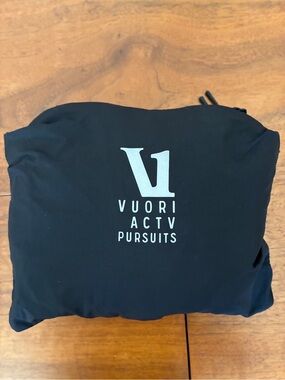 Size M Vuori Black Lightweight Packable Jacket Windbreaker